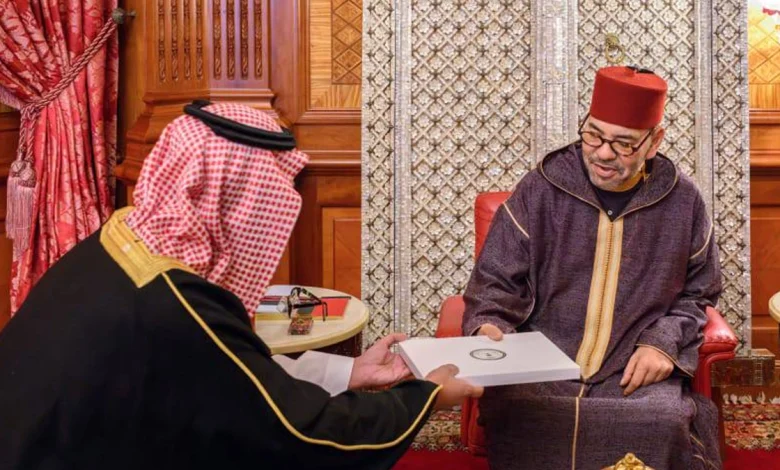 الملك محمد السادس رفقة الأمير تركي