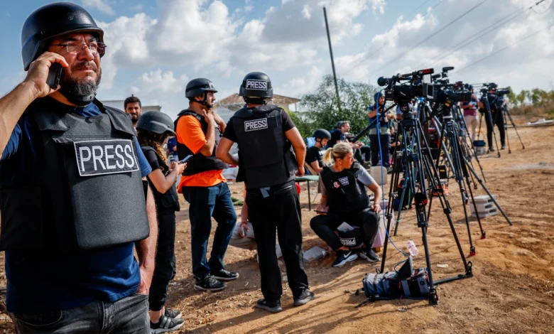 صحفيون في تغطية للعدوان الإسرائيلي على قطاع غزة