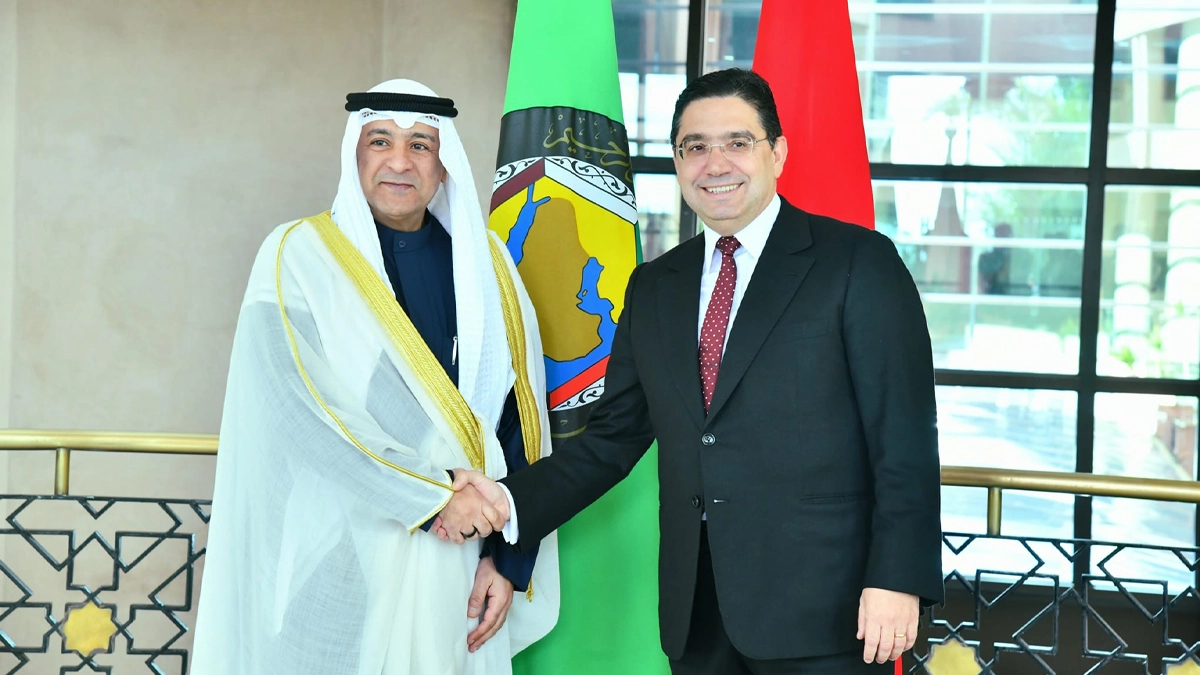 وزير الخارجية المغربي ناصر بوريطا مع الأمين العام لمجلس التعاون لدول الخليج العربية، السيد جاسم محمد البديوي