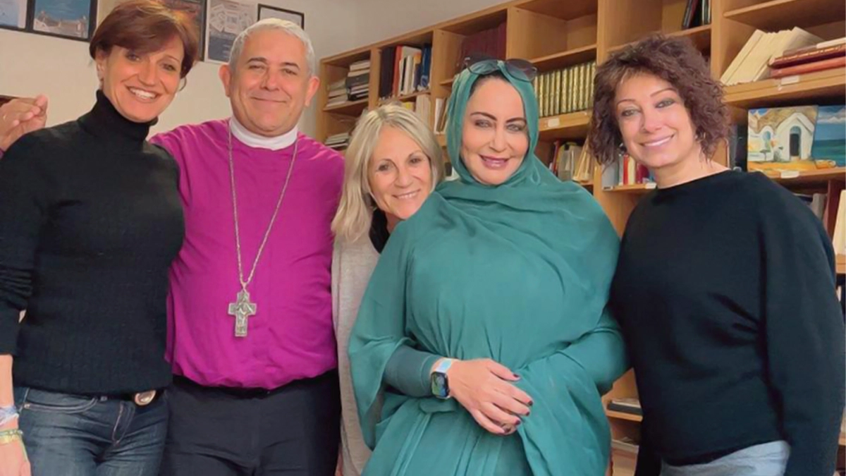 عائشة رحال تحصل على جائزة مركز ابنرو