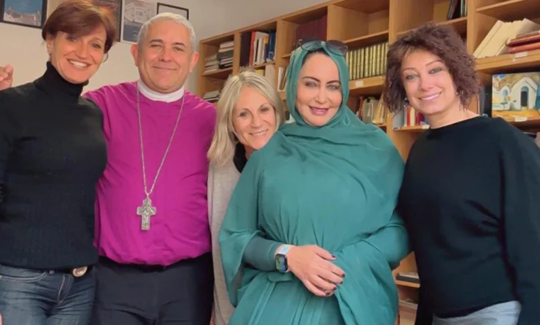 عائشة رحال تحصل على جائزة مركز ابنرو